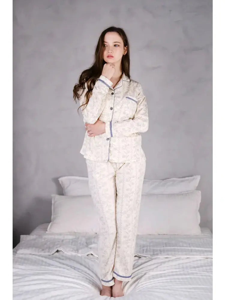 Elegant Elfenben Pyjamas Sæt med Blomstermønster