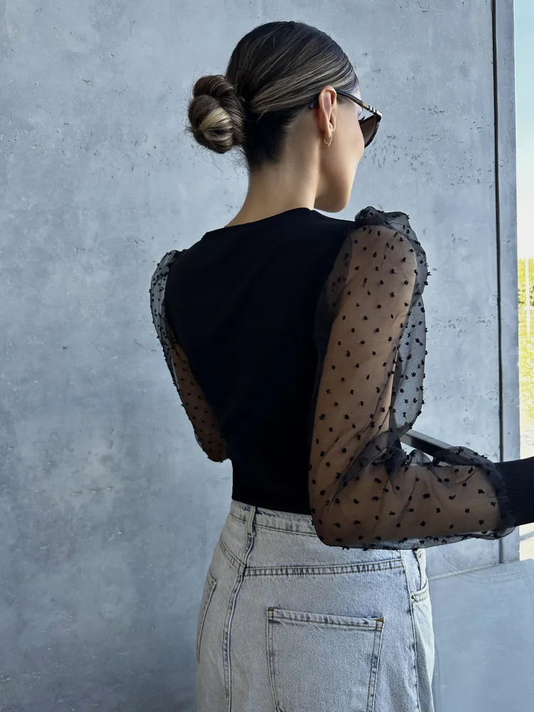 Elegant Bluse med Transparente Ærmer