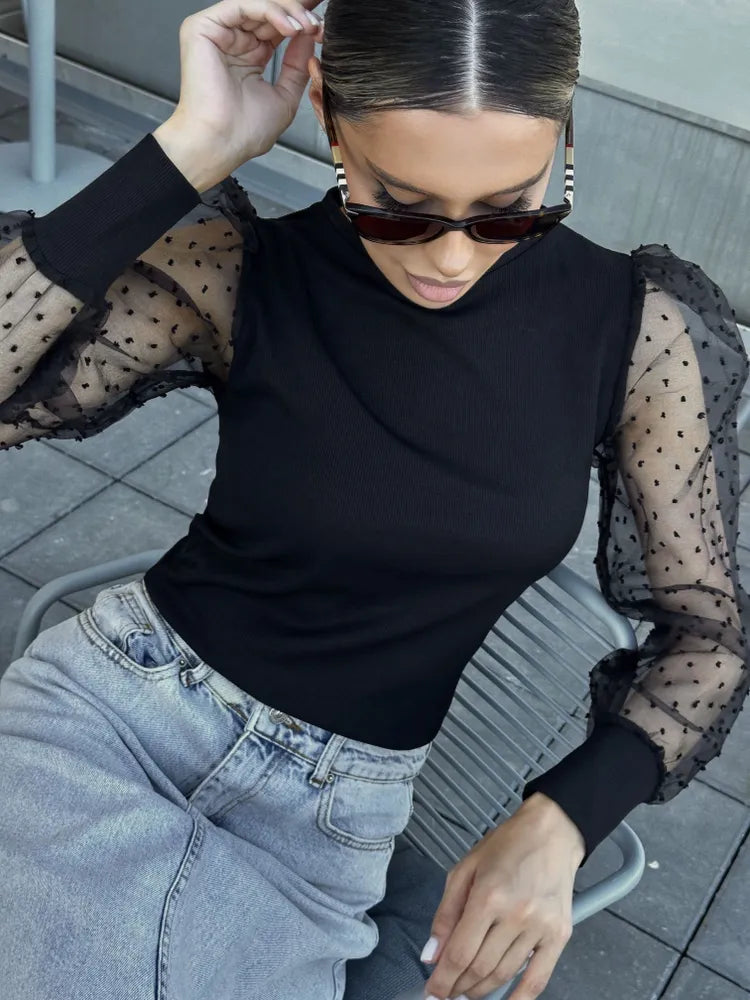 Elegant Bluse med Transparente Ærmer